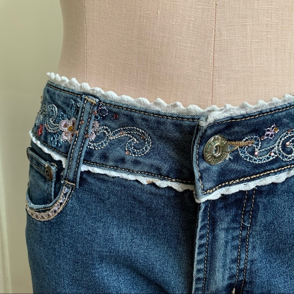 Embroidered Floral Jeans - Picture 4 of 11